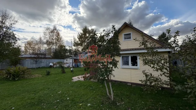 Дом 33 кв. м на участке 15 сот.
