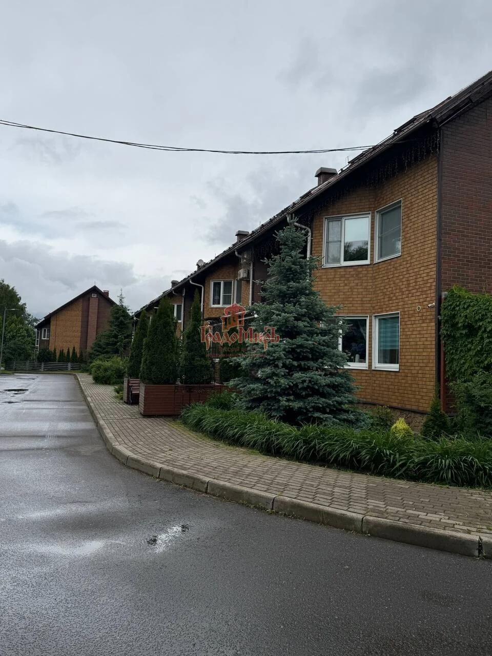 Дом 162.1 кв. м на участке 1 сот.
