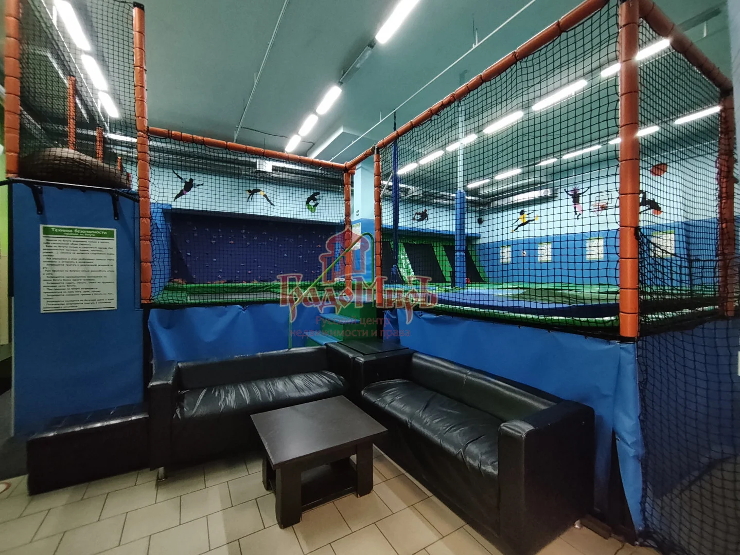Коммерция 210 кв. м