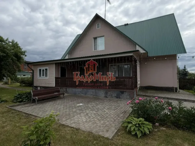 Дом 179.6 кв. м на участке 11 сот.