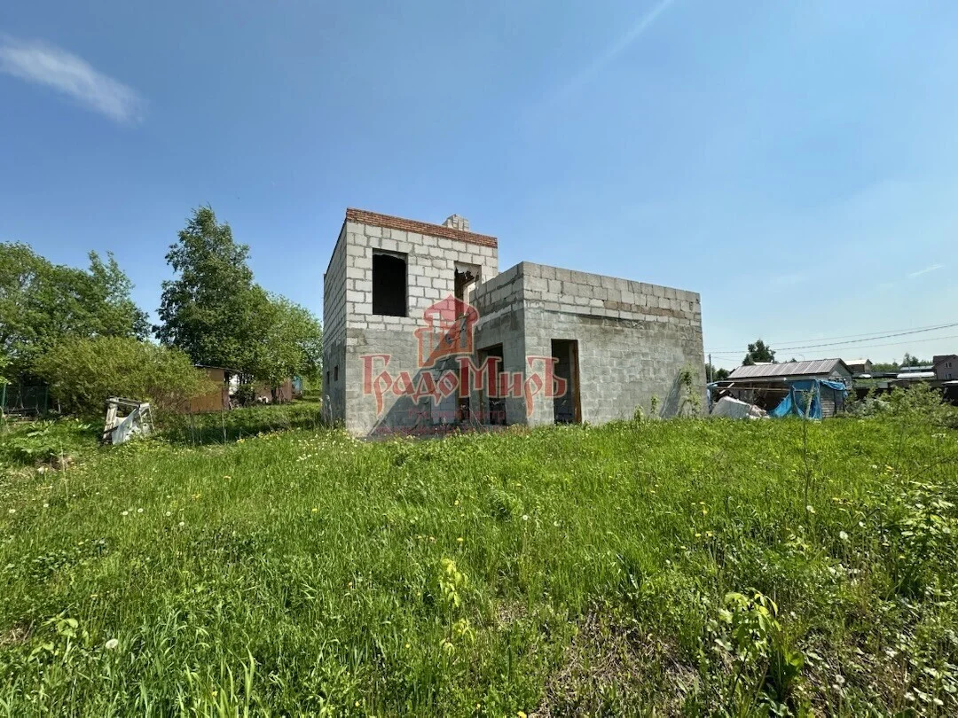 Дом 260 кв. м на участке 9.5 сот.