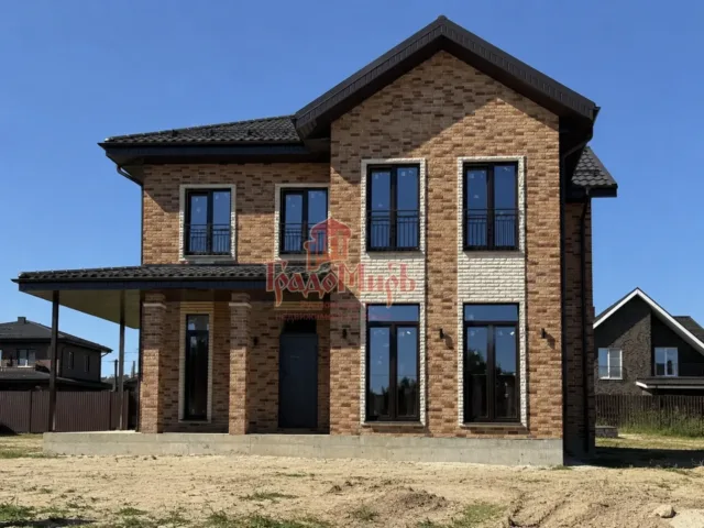 Дом 224 кв. м на участке 6.8 сот.