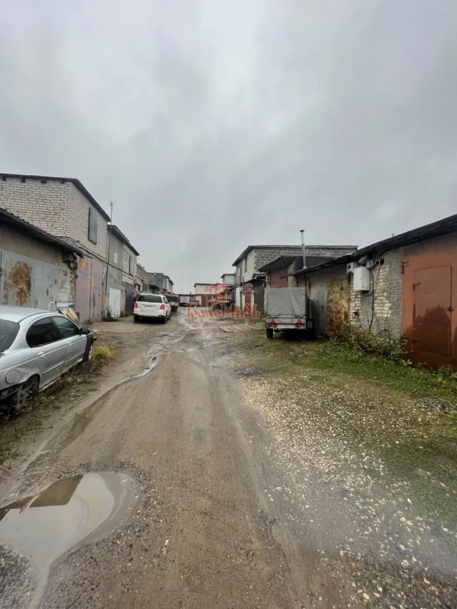 Гараж 57.8 кв. м
