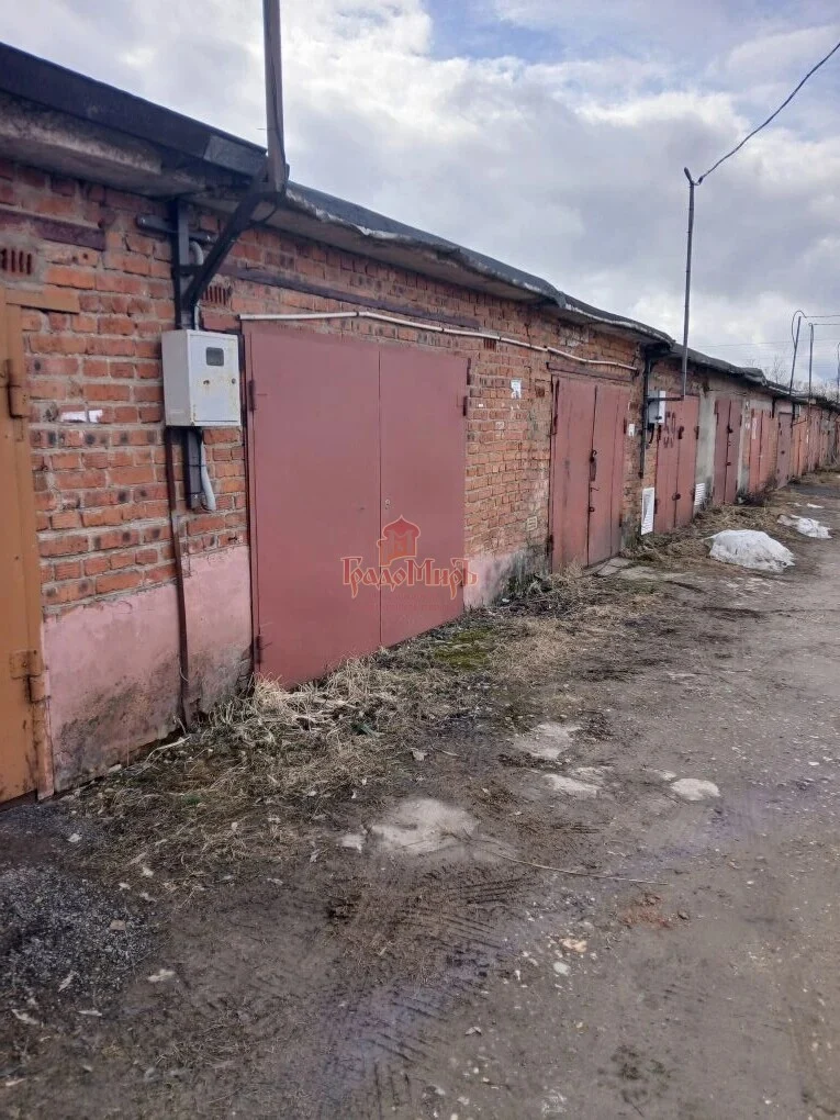 Гараж 22.8 кв. м