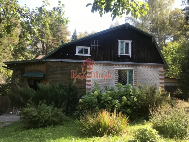 Дом 110 кв. м на участке 9 сот.