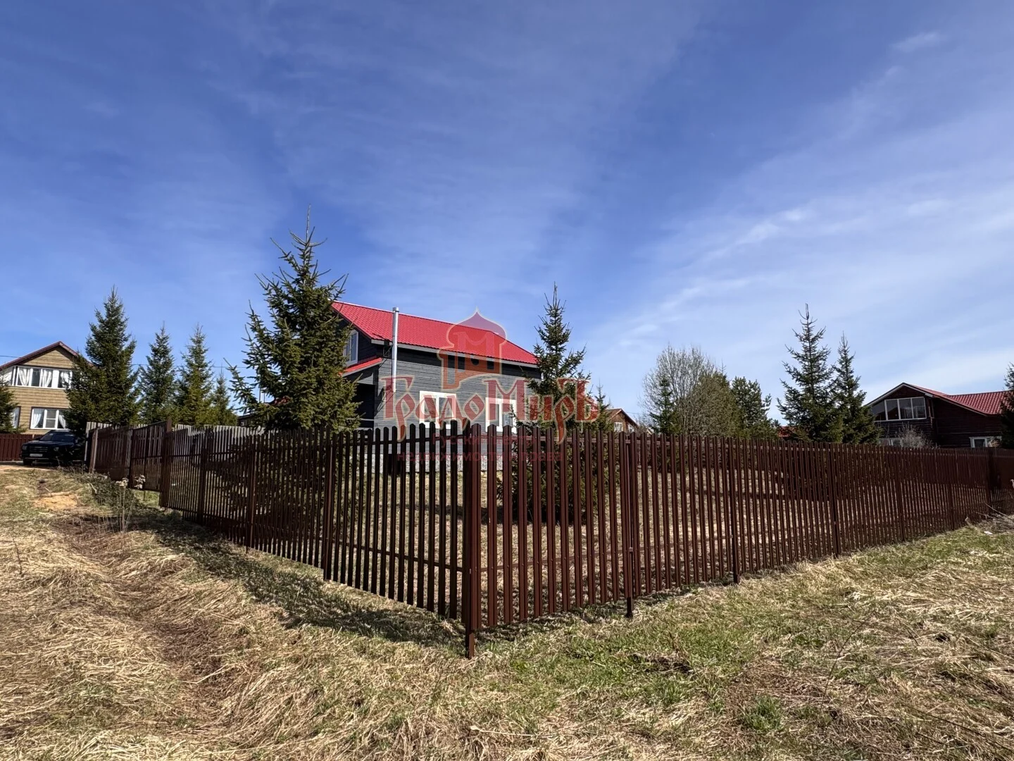 Дом 180 кв. м на участке 13 сот.