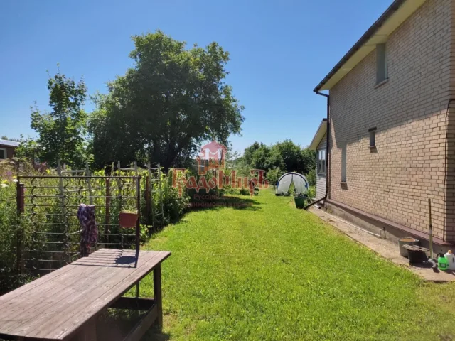 Дом 207 кв. м на участке 18 сот.