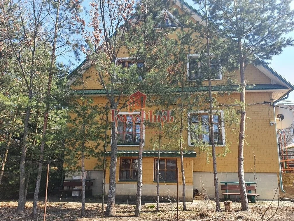 Дом 497.7 кв. м на участке 17 сот.