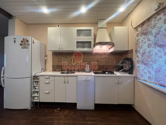 Дом 160 кв. м на участке 12 сот.
