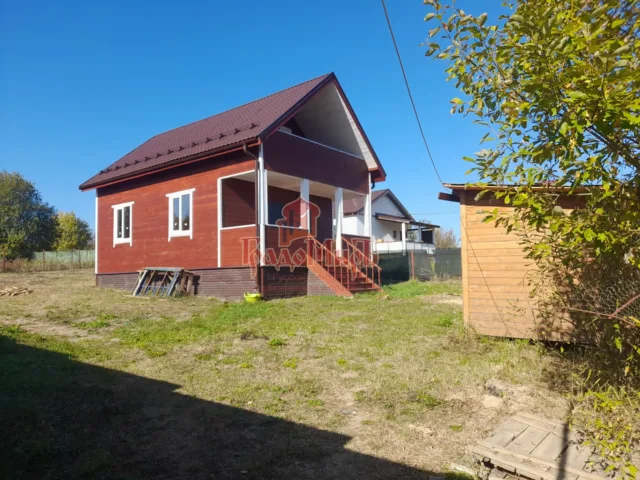 Дом 100 кв. м на участке 7.5 сот.