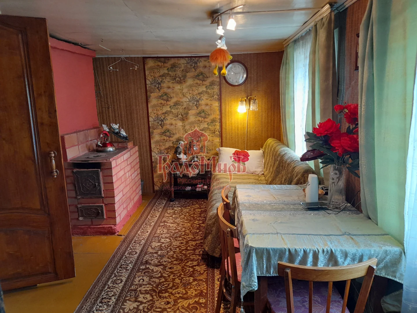 Дом 60 кв. м на участке 9.3 сот.