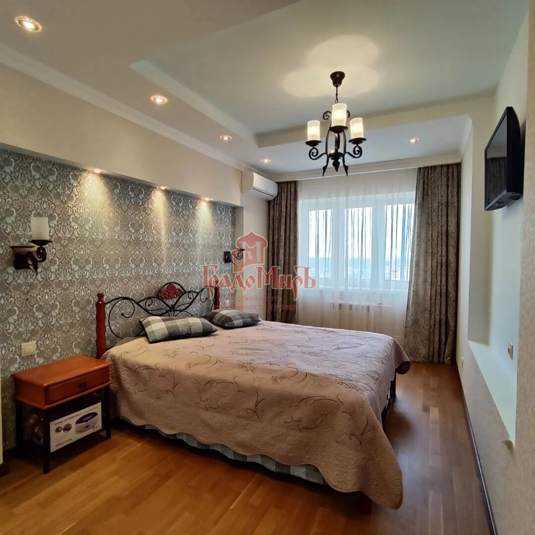 2 комн. Квартира 81.8 кв. м