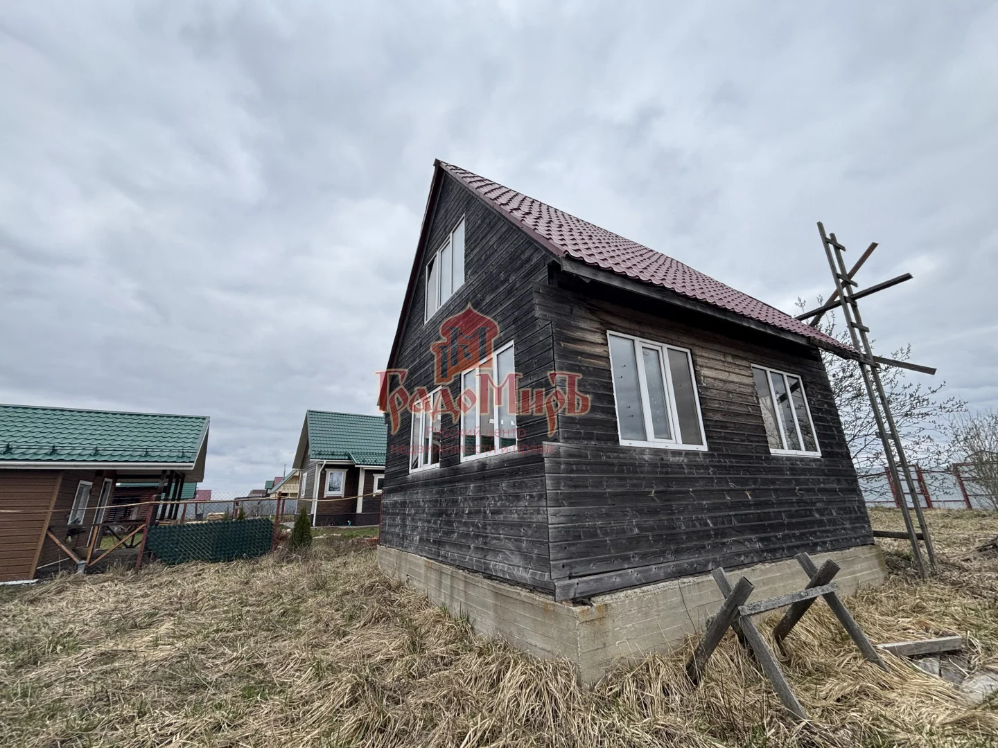 Дом 60 кв. м на участке 10 сот.