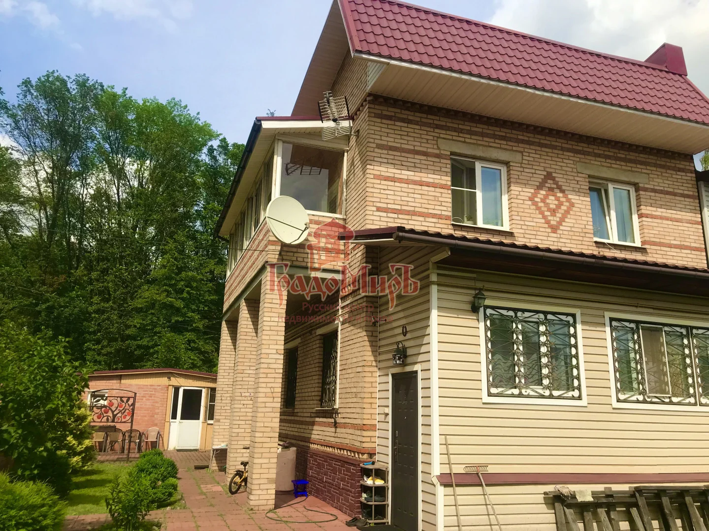 Дом 160 кв. м на участке 5 сот.