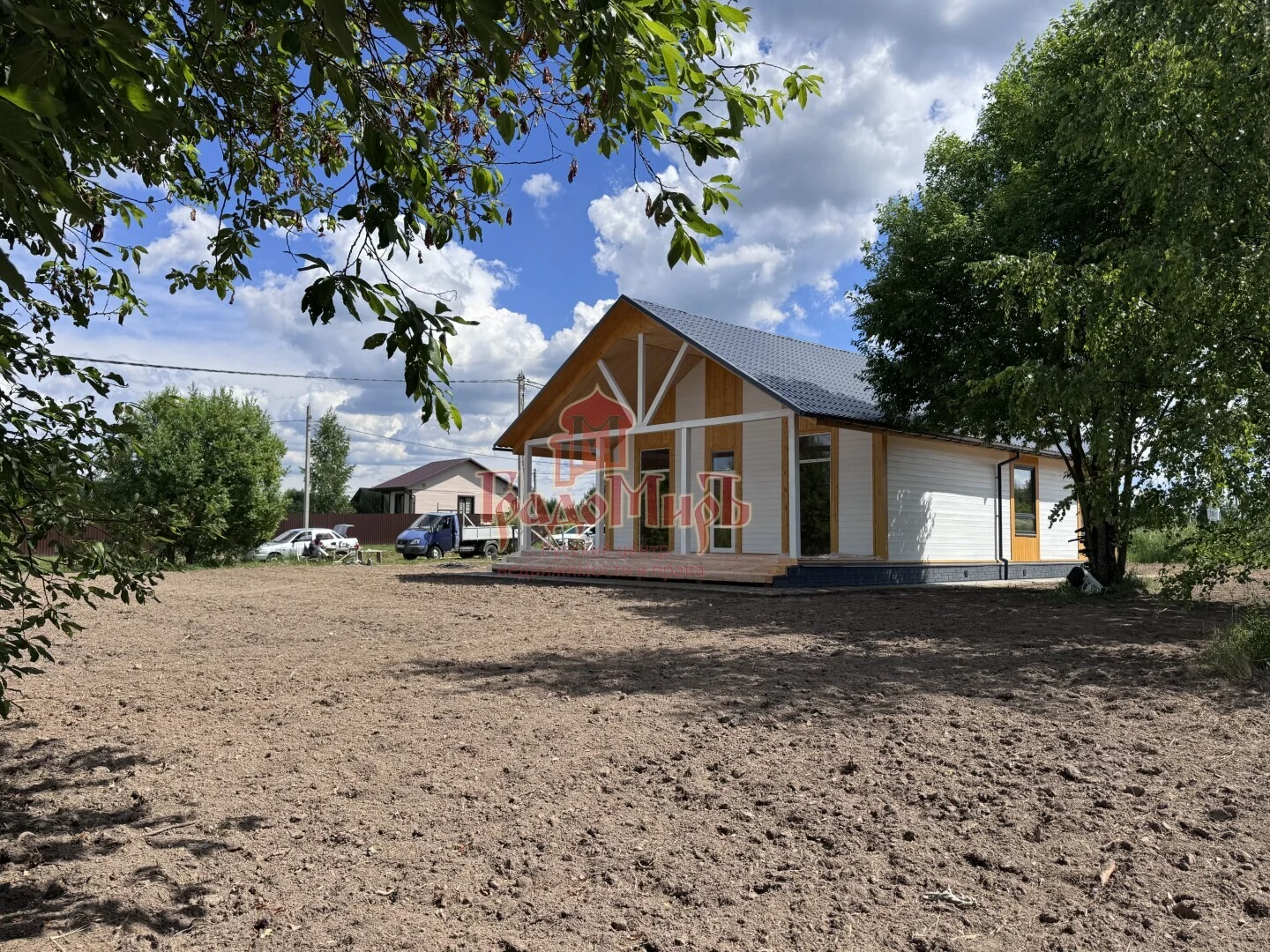 Дом 170 кв. м на участке 10 сот.