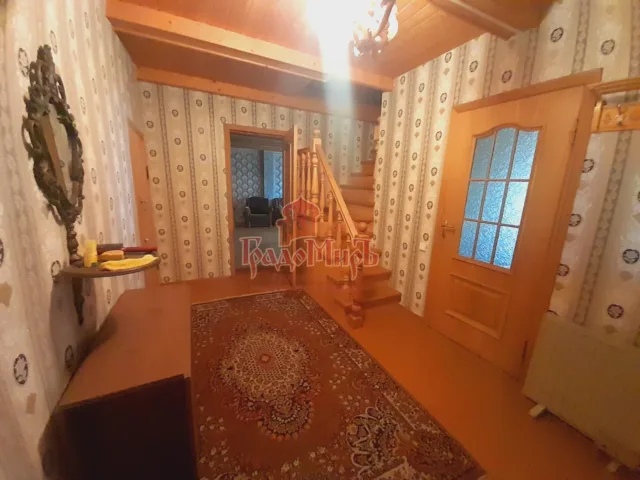 Дом 200 кв. м на участке 12 сот.