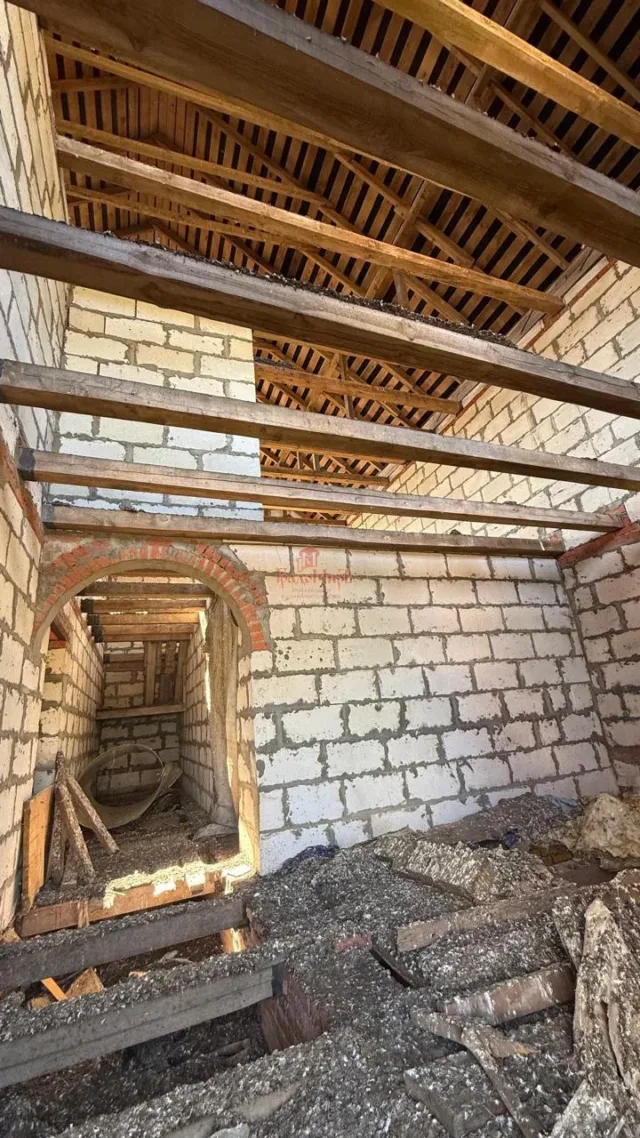 Дом 270 кв. м на участке 17 сот.