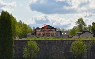 Коммерция 2500 кв. м