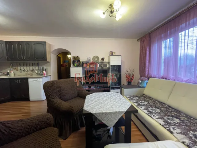 Дом 70 кв. м на участке 10 сот.