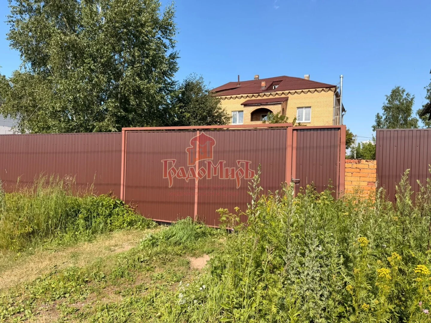 Дом 417.6 кв. м на участке 20.8 сот.