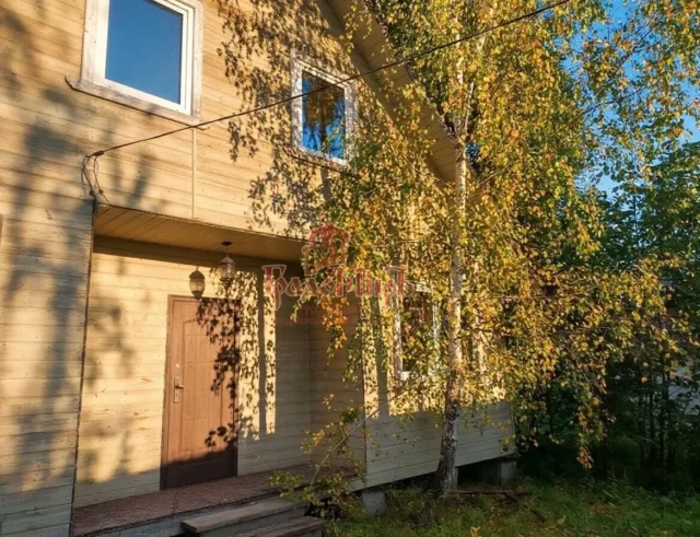 Дом 160 кв. м на участке 9 сот.