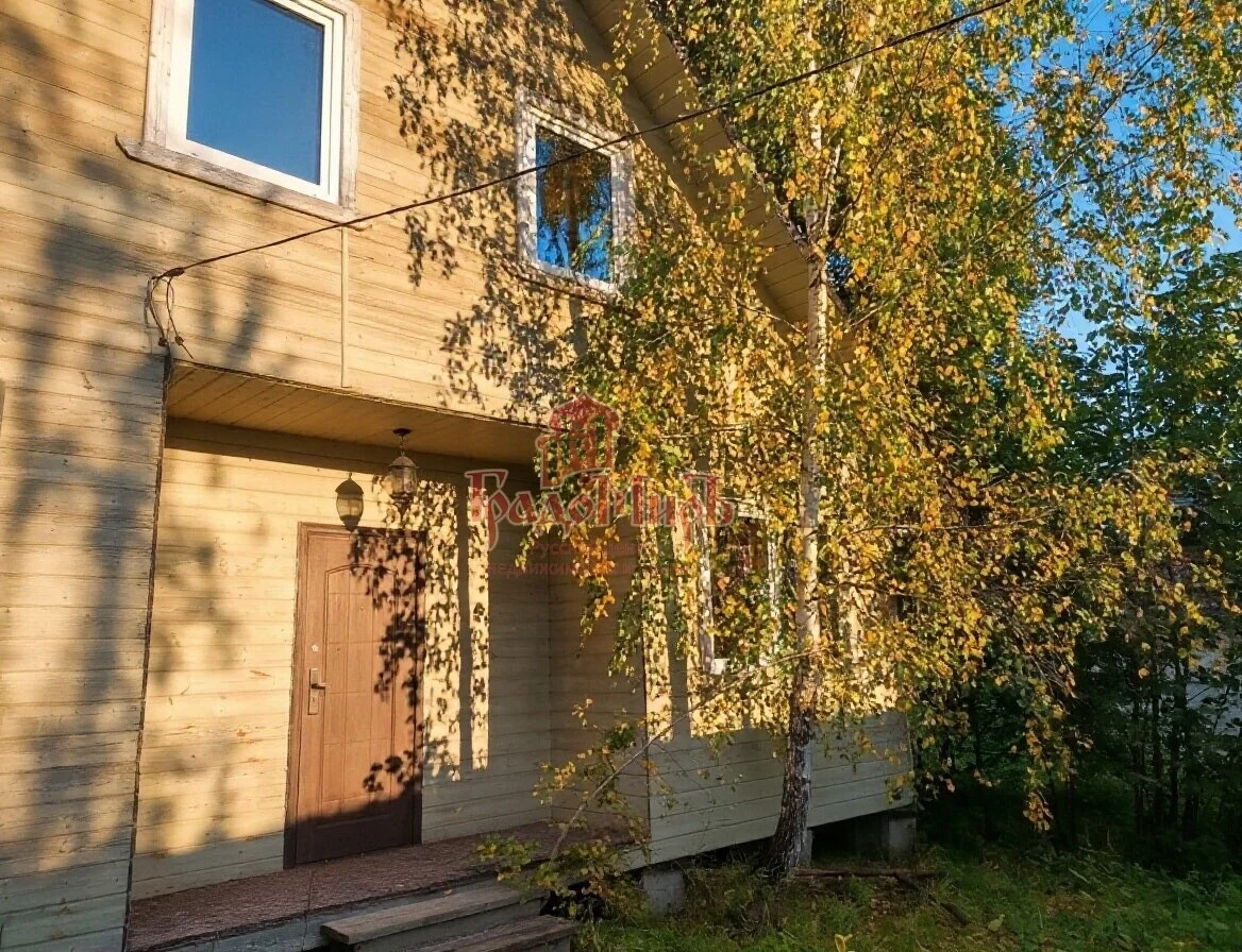 Дом 160 кв. м на участке 9 сот.