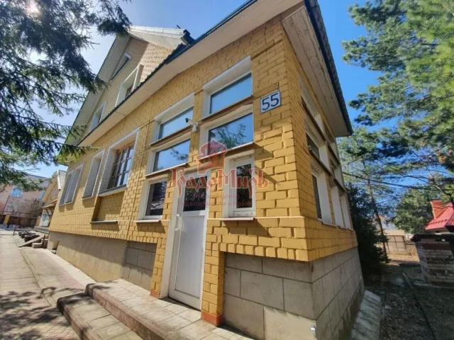 Дом 497.7 кв. м на участке 17 сот.