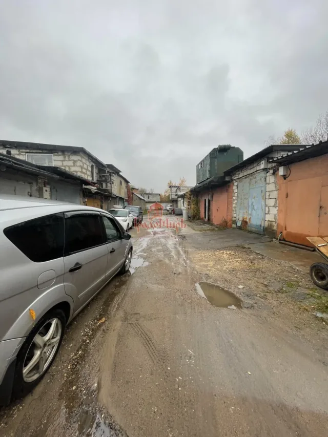 Гараж 57.8 кв. м