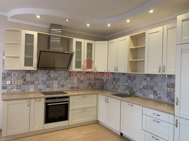 3 комн. Квартира 114 кв. м