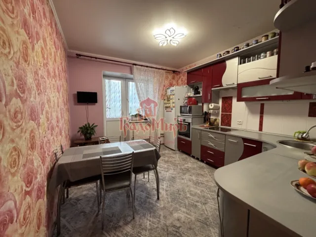 2 комн. Квартира 81.6 кв. м