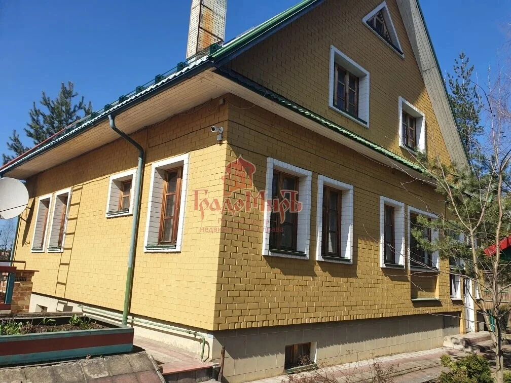 Дом 497.7 кв. м на участке 17 сот.