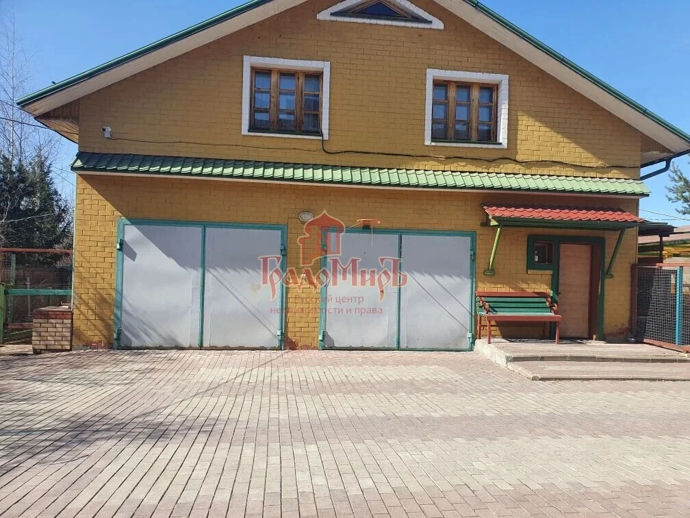 Дом 497.7 кв. м на участке 17 сот.