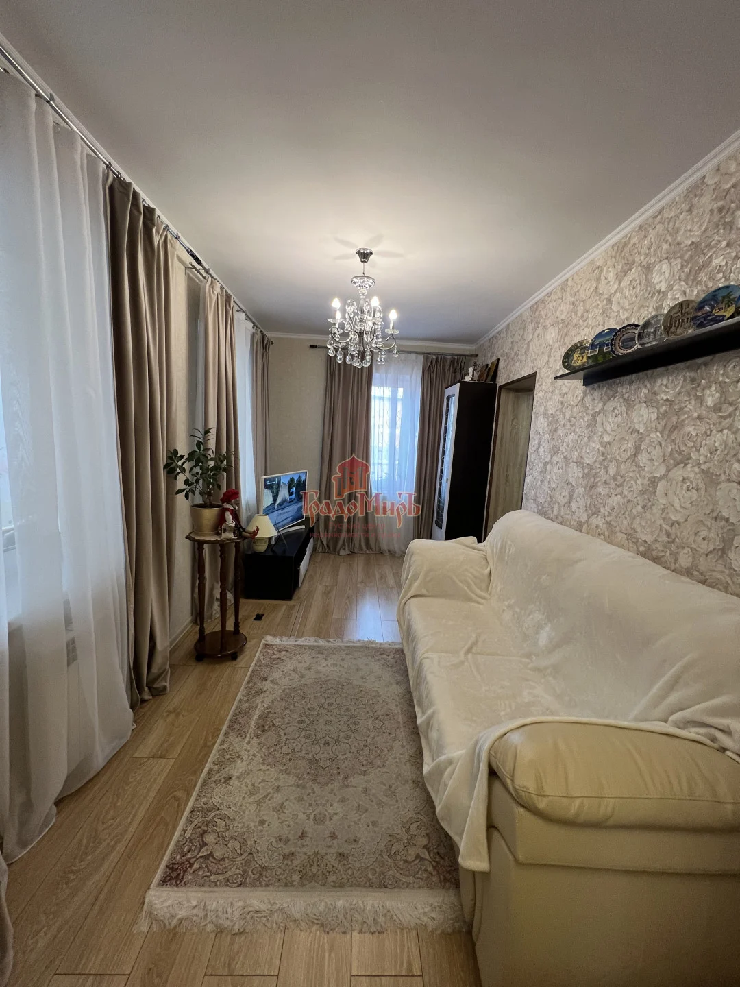 Дом 160 кв. м на участке 5 сот.