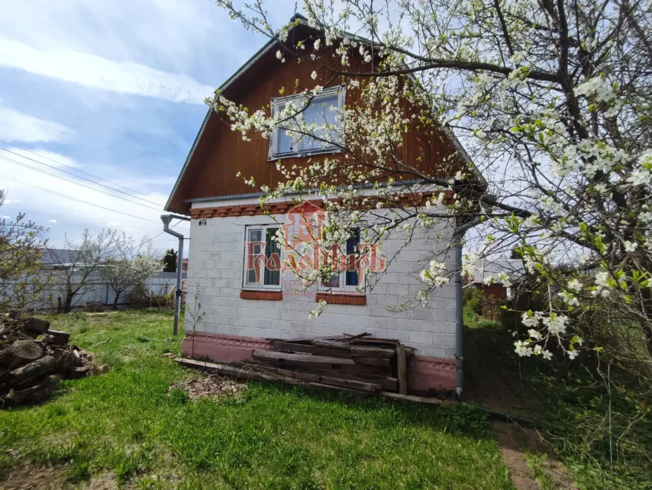 Дом 120 кв. м на участке 6 сот.