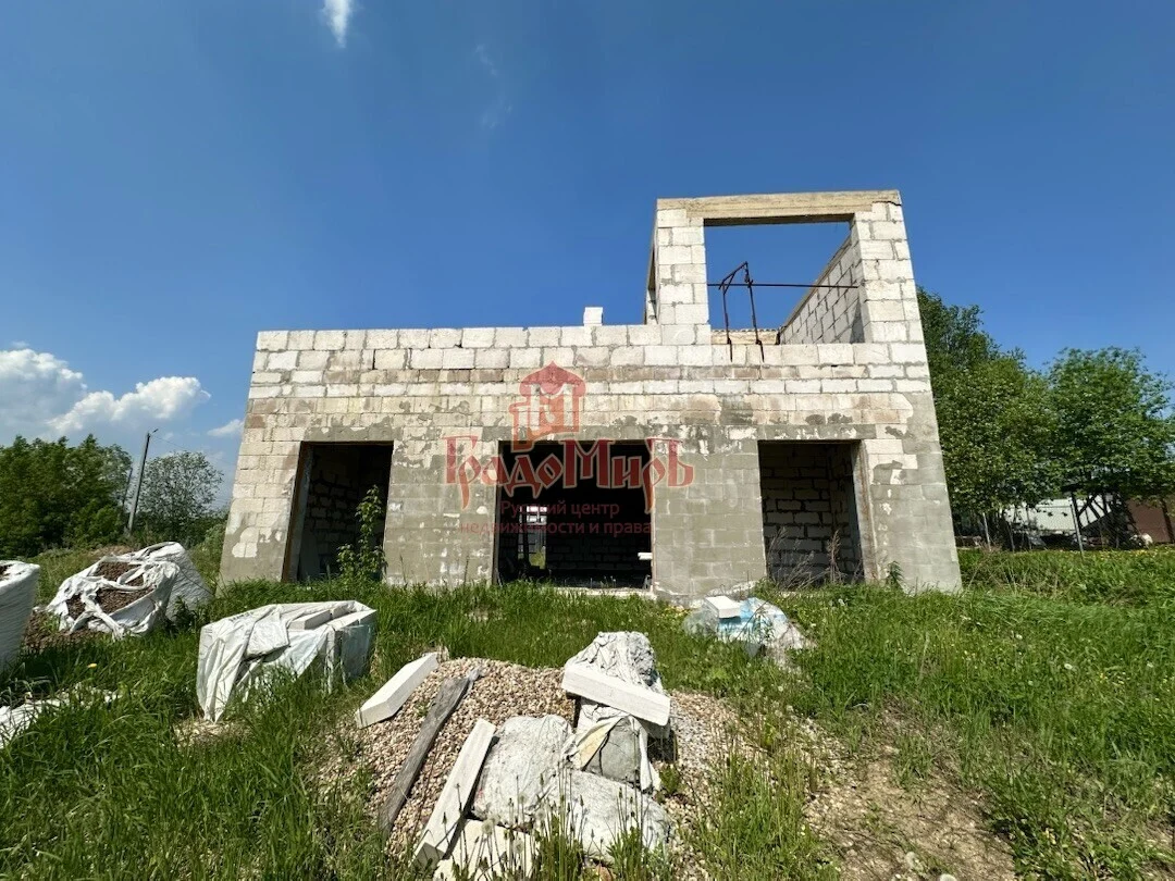 Дом 260 кв. м на участке 9.5 сот.