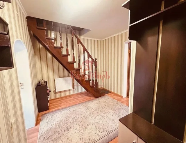 Дом 120 кв. м на участке 17 сот.